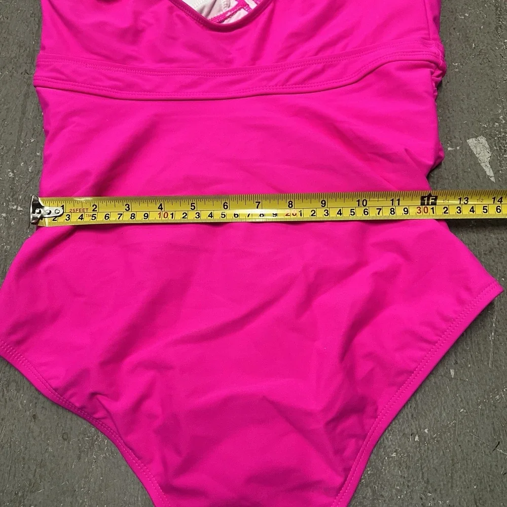 Torrid Women's One Piece Swimsuit Size 00 Pink Wire-Free Lined‎ Low Coverage